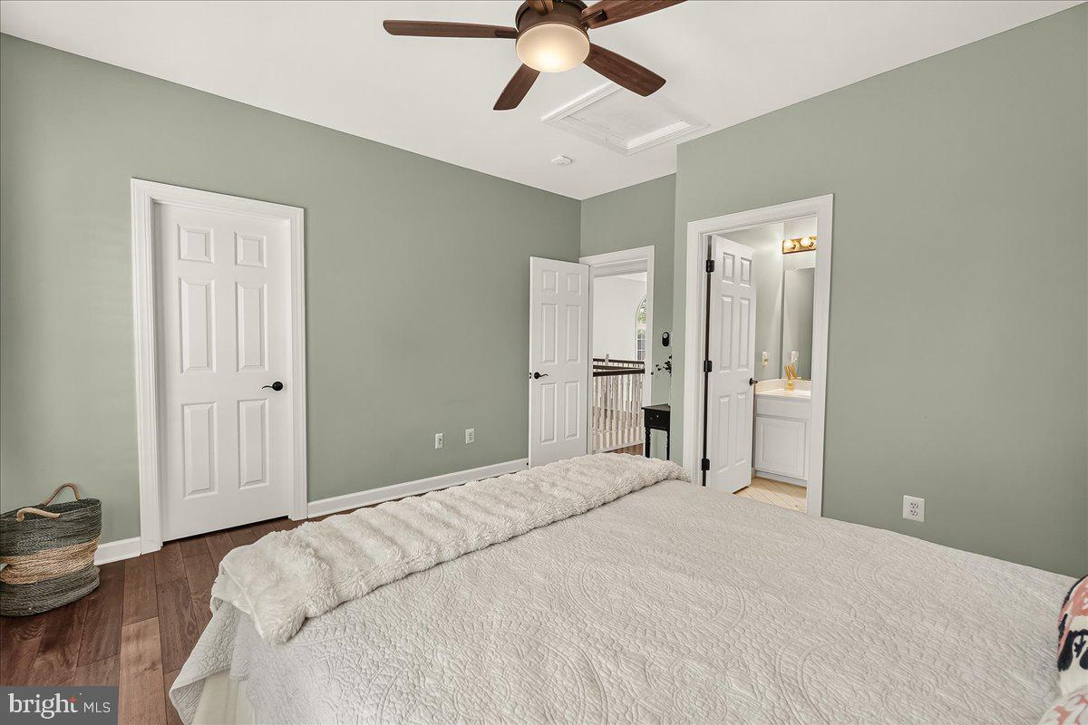 11204 Yardley Pl E Property Photo 33