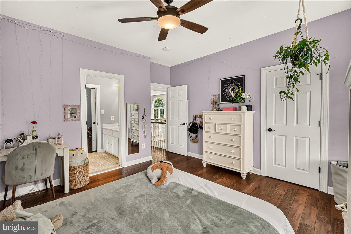 11204 Yardley Pl E Property Photo 47