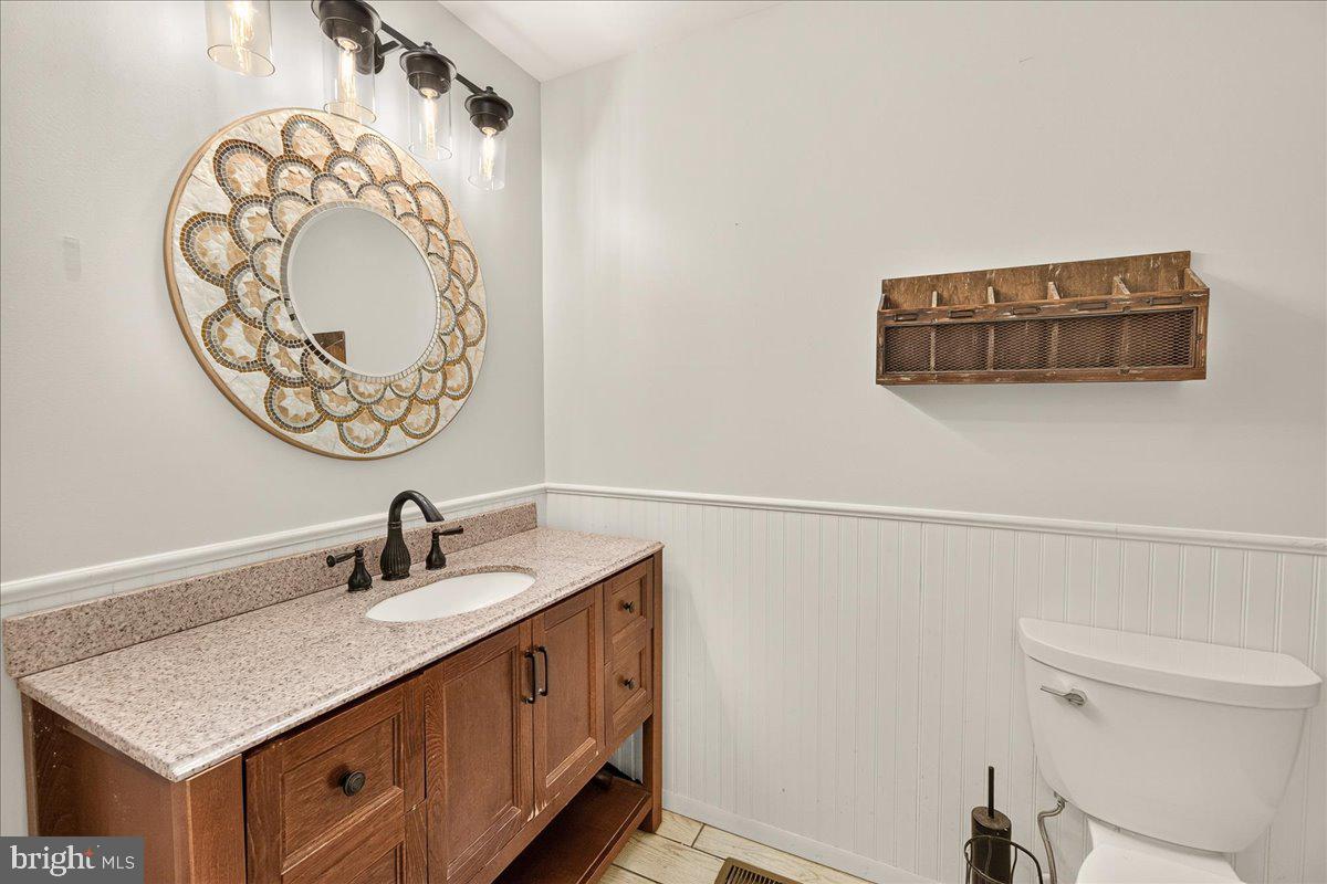 10294 Erie Way Property Photo 13