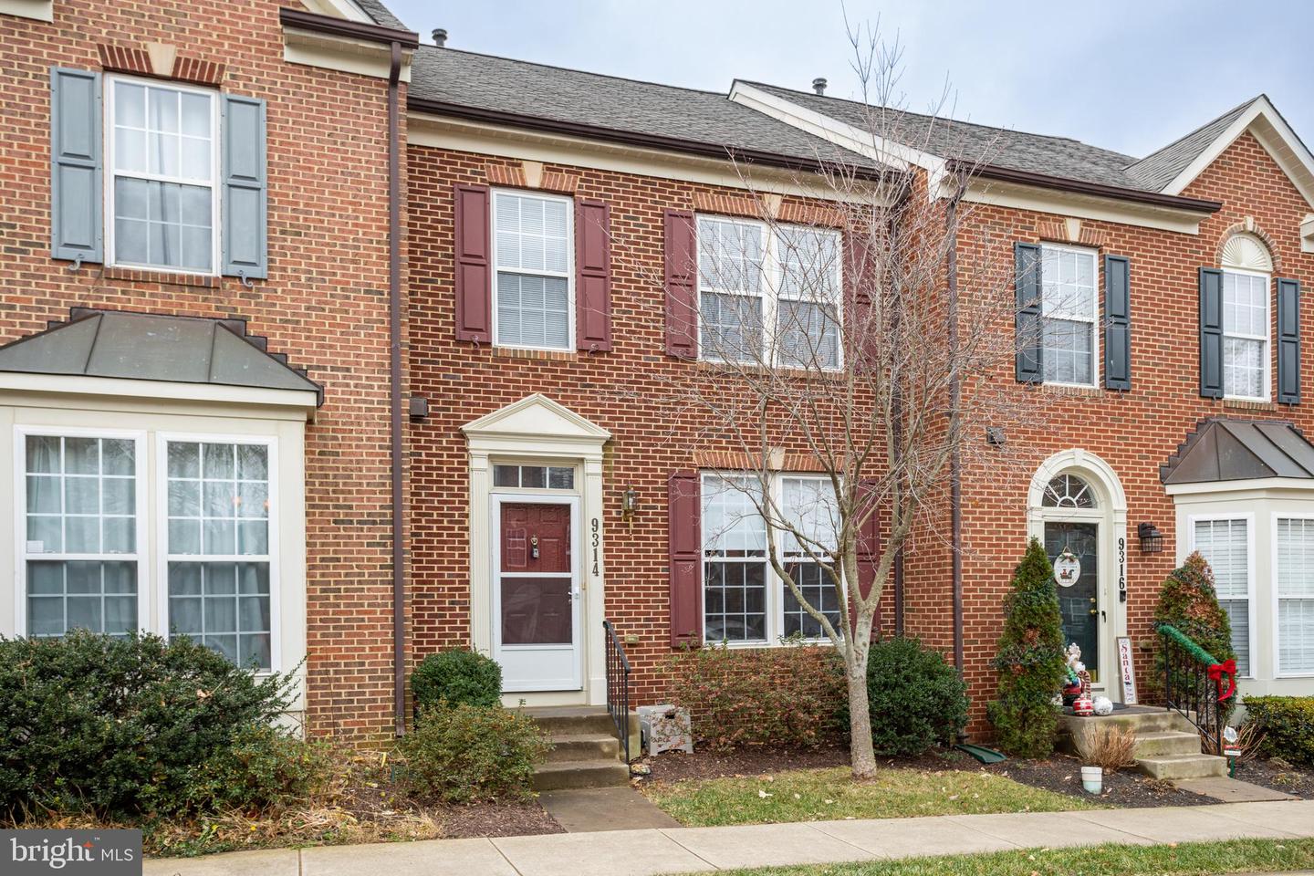 9314 PENROSE ST Property Photo 1