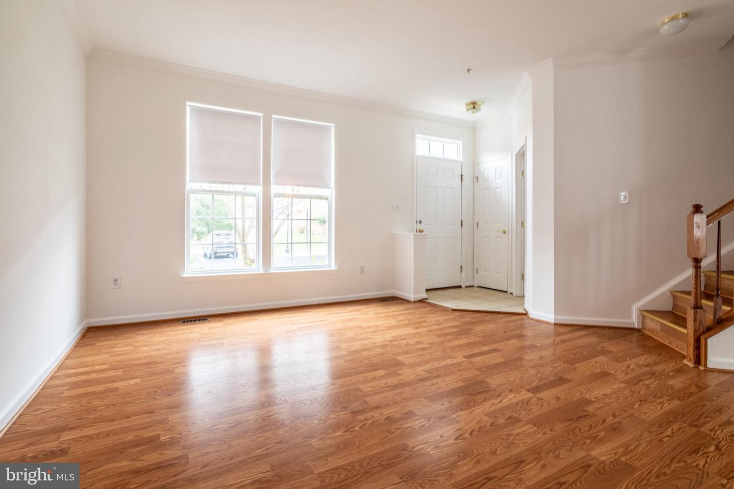 9314 Penrose St Property Photo 3