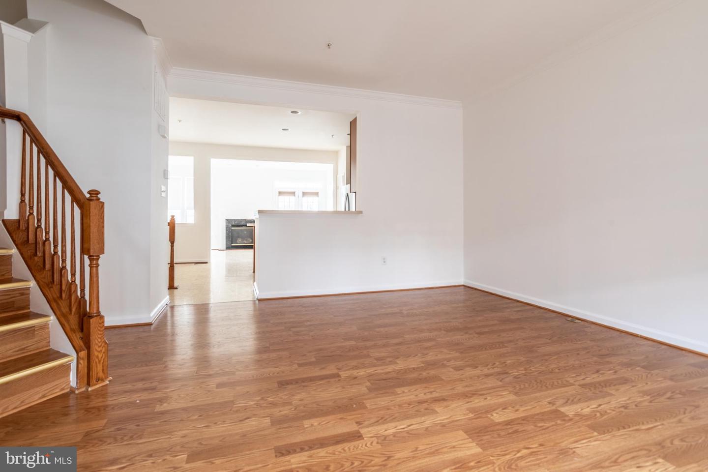 9314 Penrose St Property Photo 5