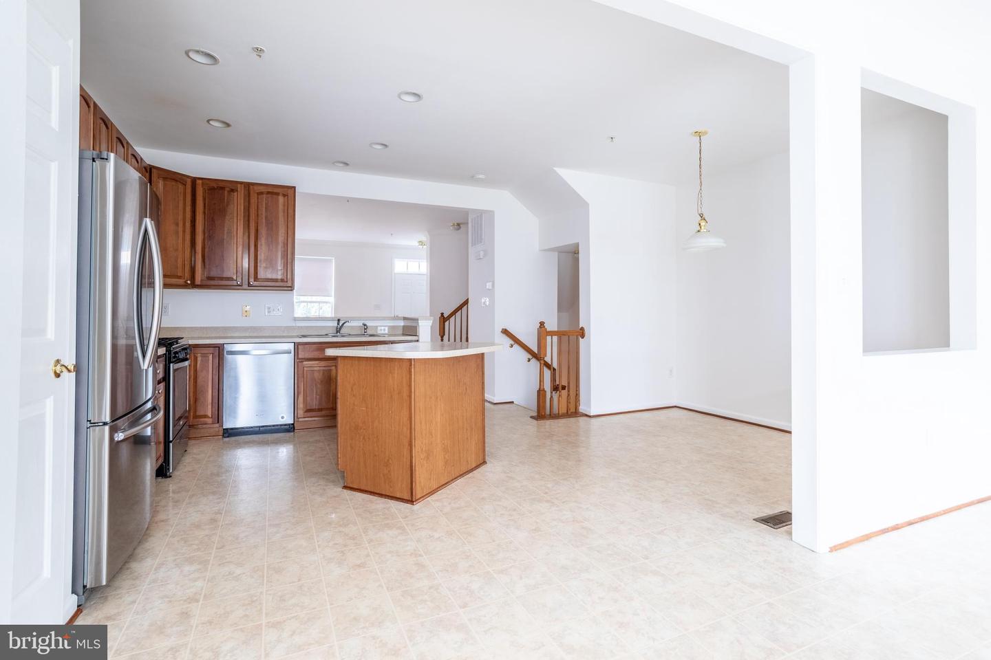 9314 Penrose St Property Photo 8