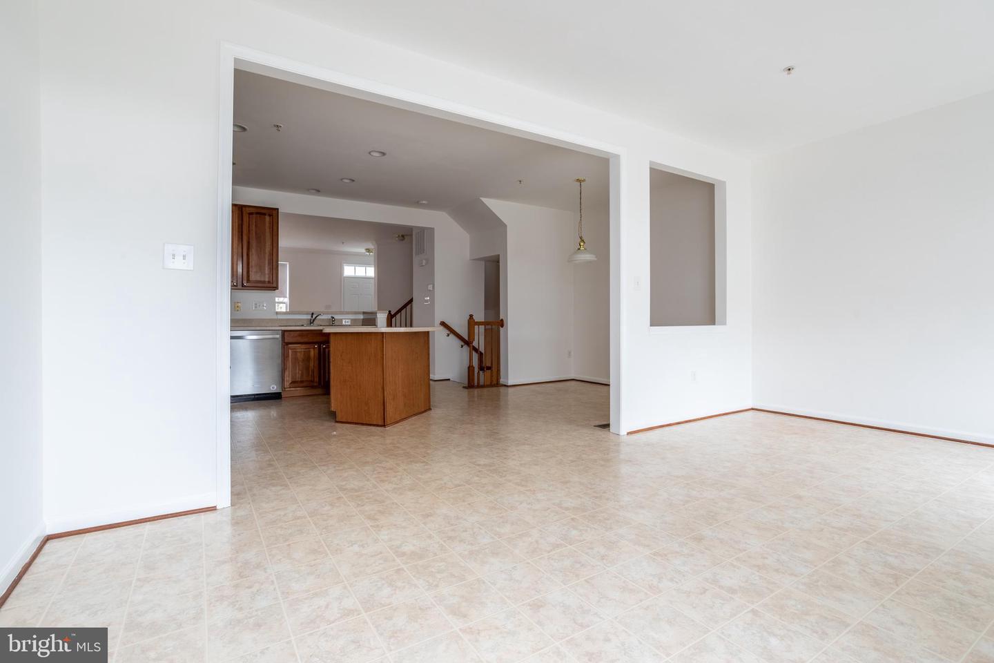 9314 Penrose St Property Photo 10