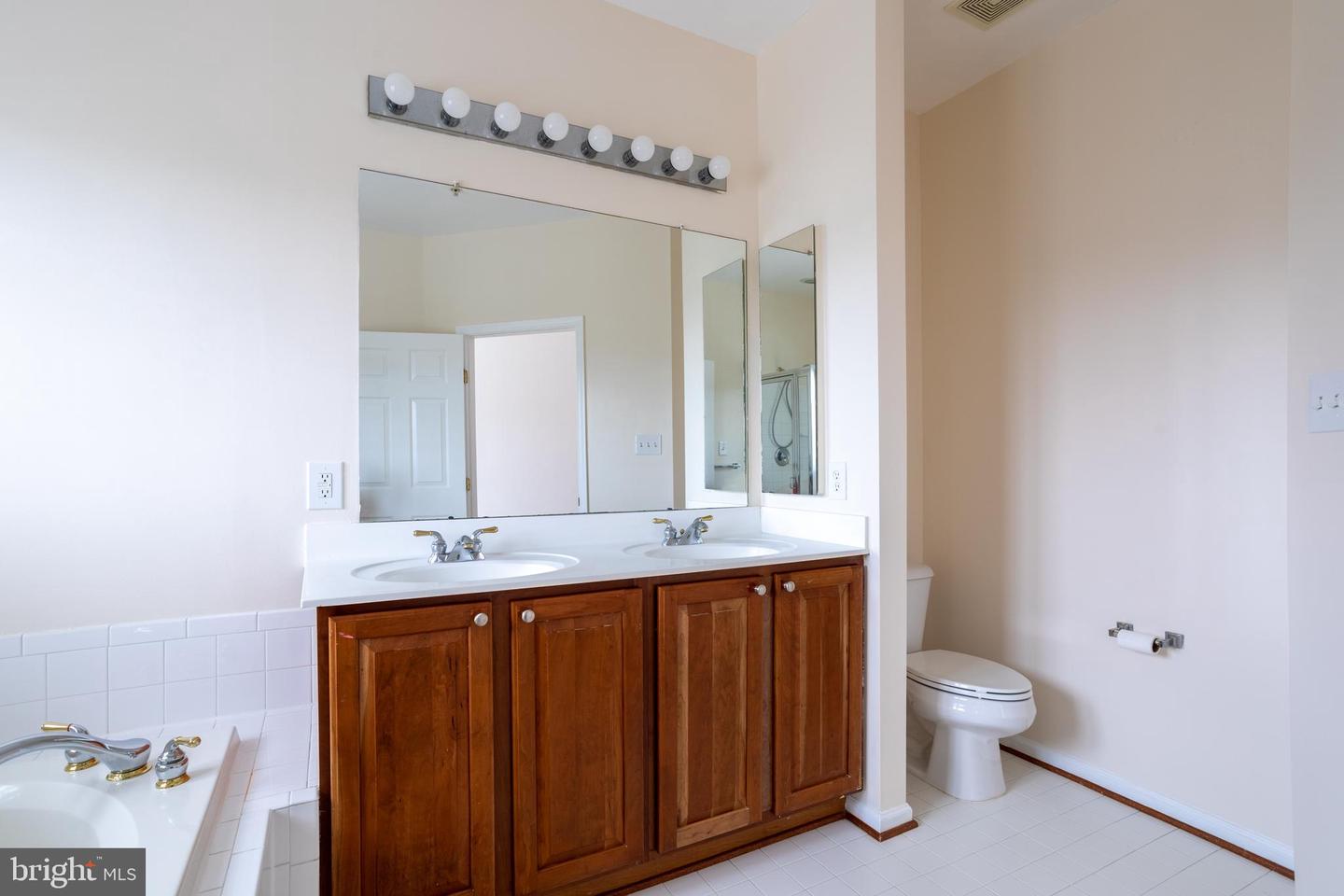 9314 Penrose St Property Photo 19