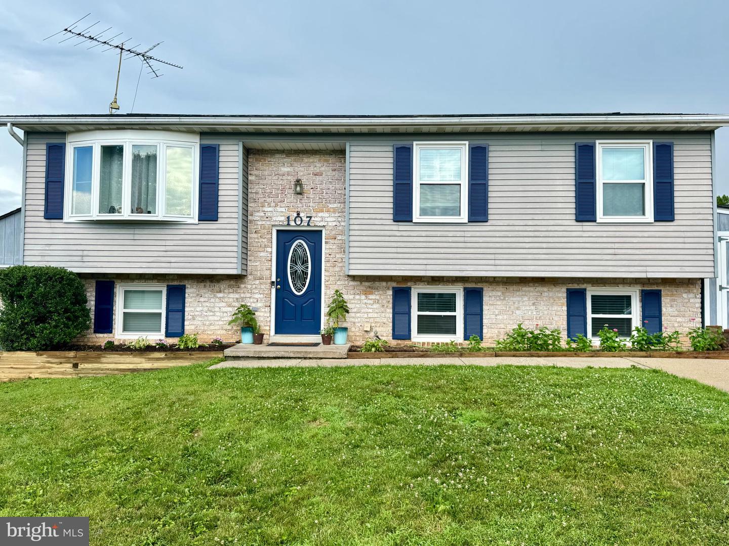 107 WALDEN WAY Property Photo 1