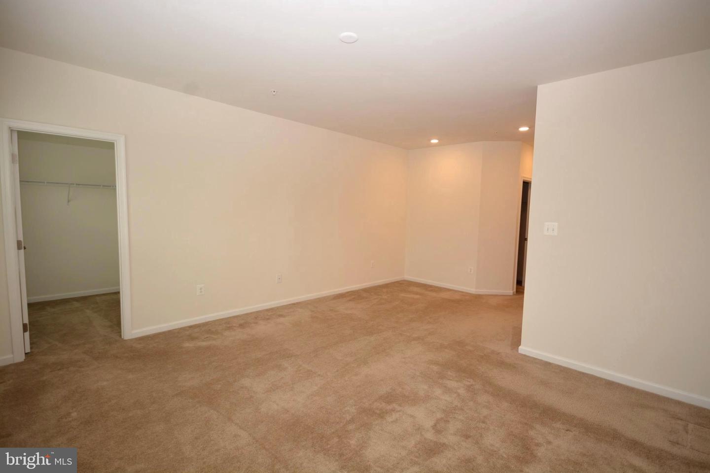 5942 Leben Dr Property Photo 14