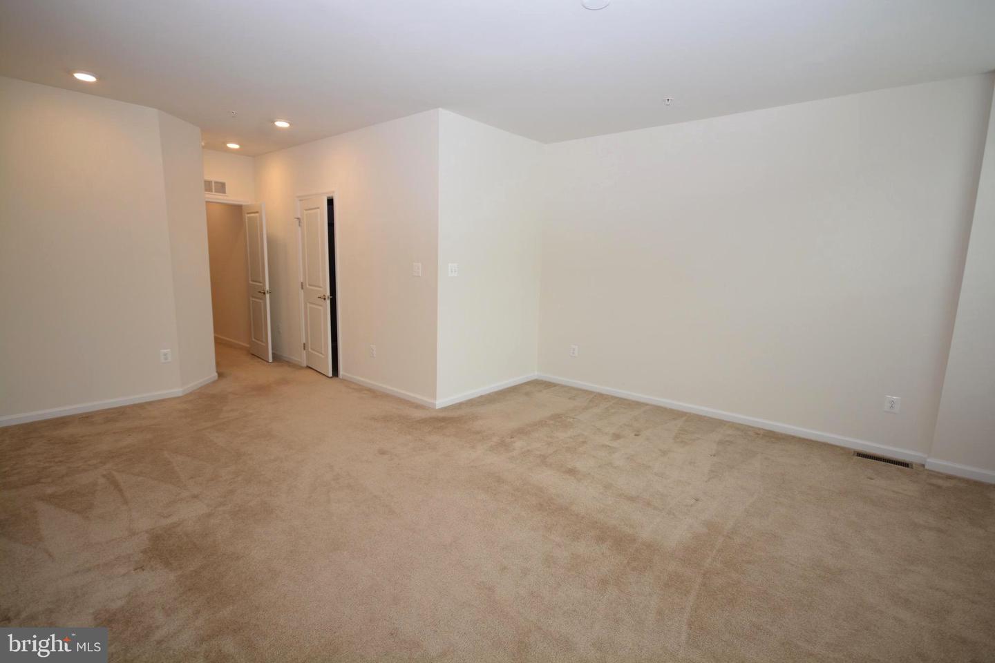 5942 Leben Dr Property Photo 15