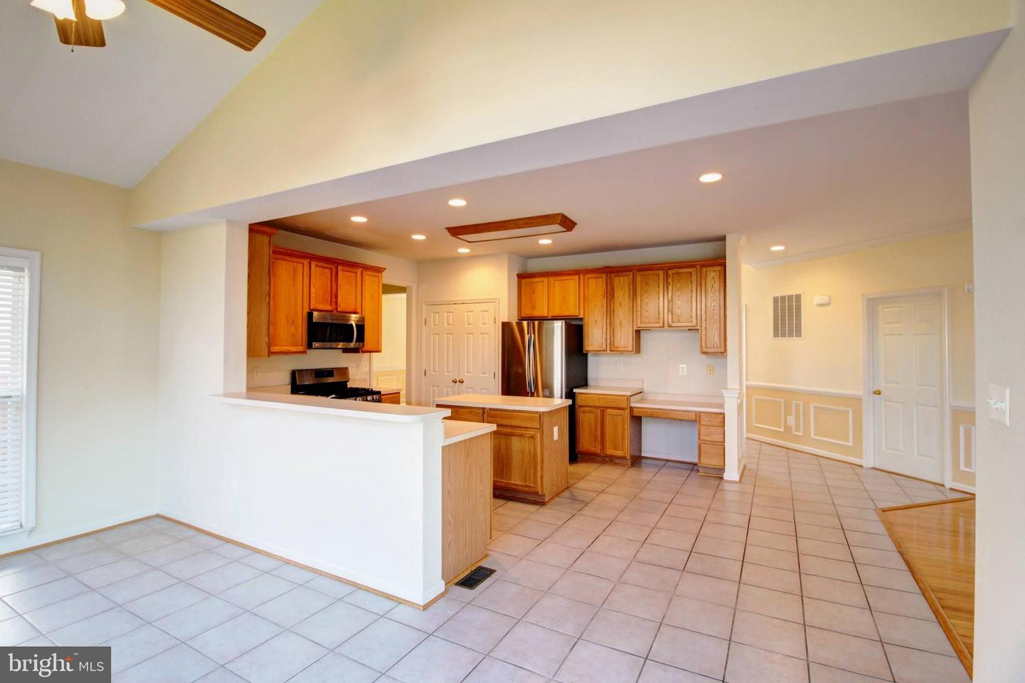 1828 Weybridge Rd Property Photo 8