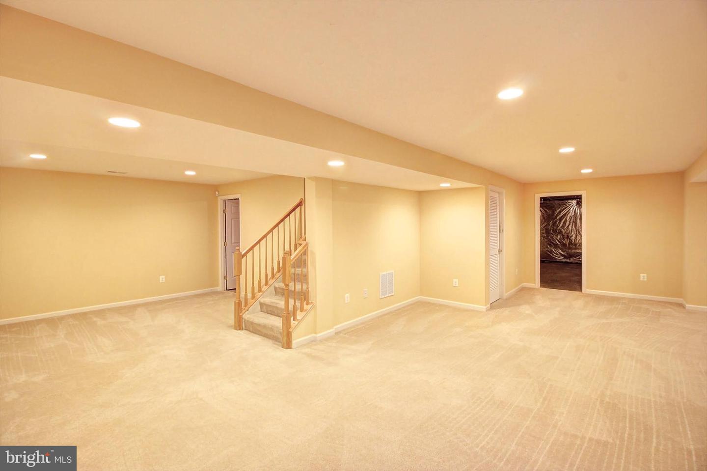 1828 Weybridge Rd Property Photo 17
