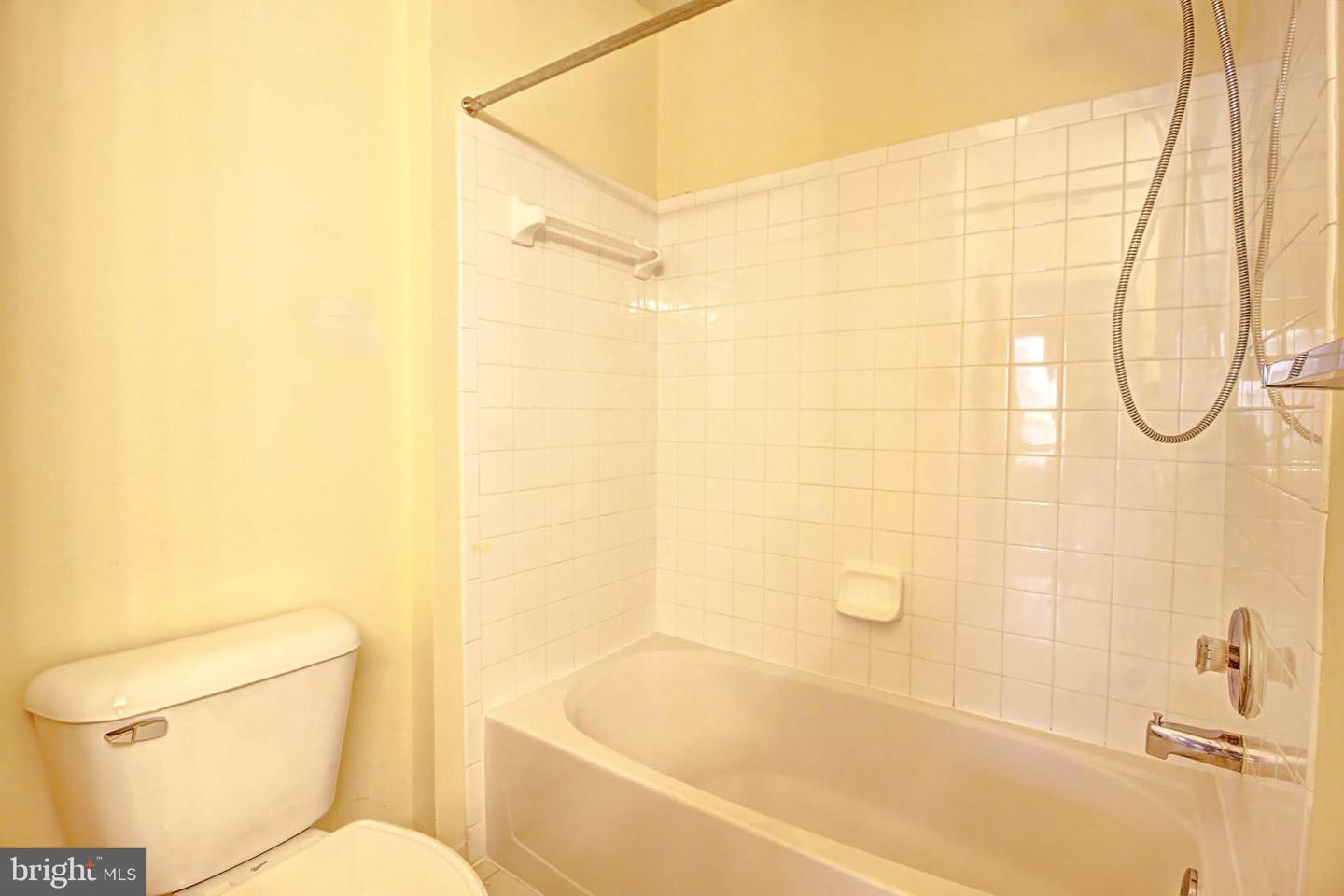 1828 Weybridge Rd Property Photo 24