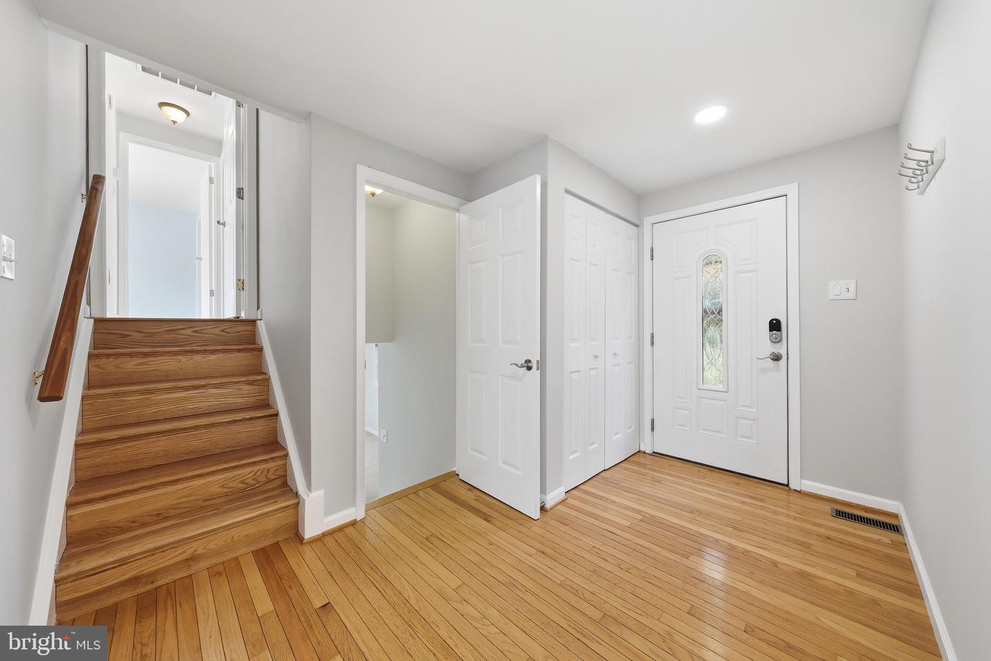 6113 Elaine Dr Property Photo 3