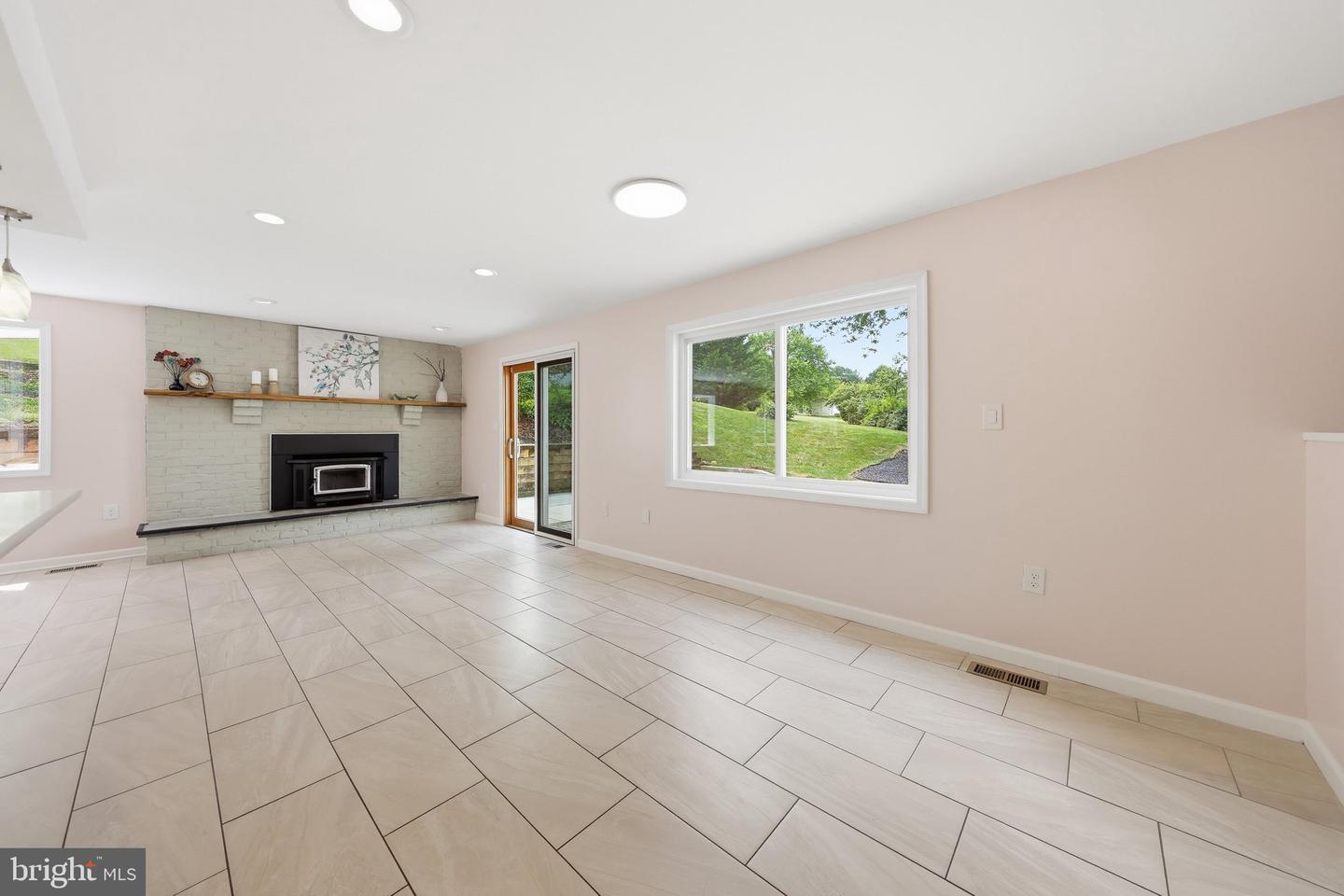 6113 Elaine Dr Property Photo 14