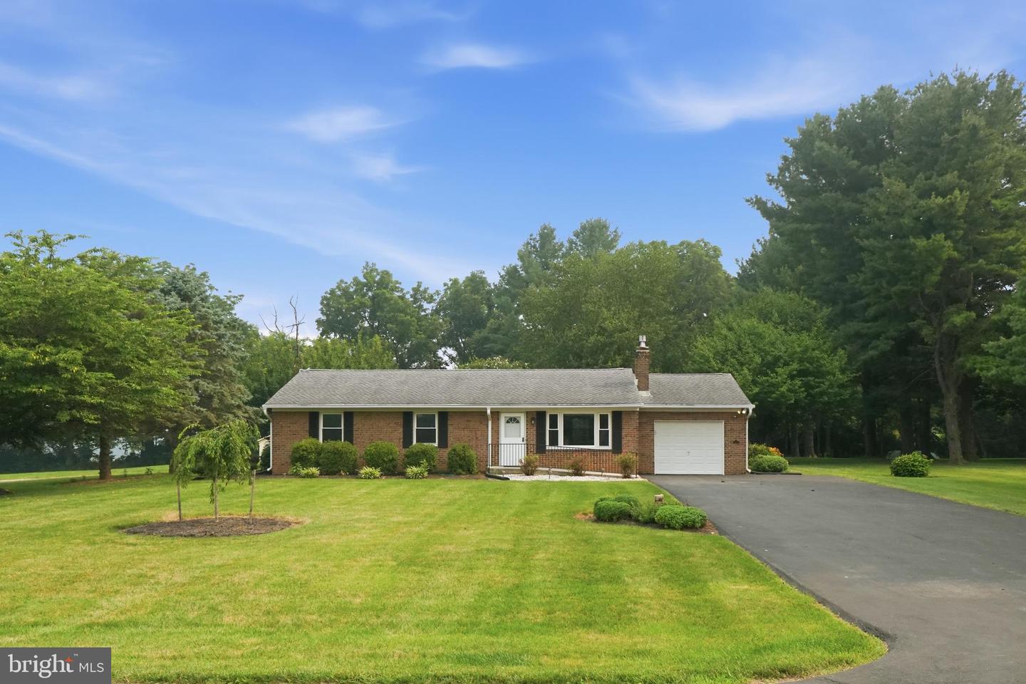 3405 Livingston Dr Property Photo 1