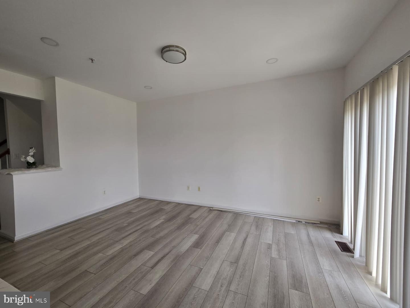 5808 Mercantile Dr W Property Photo 10