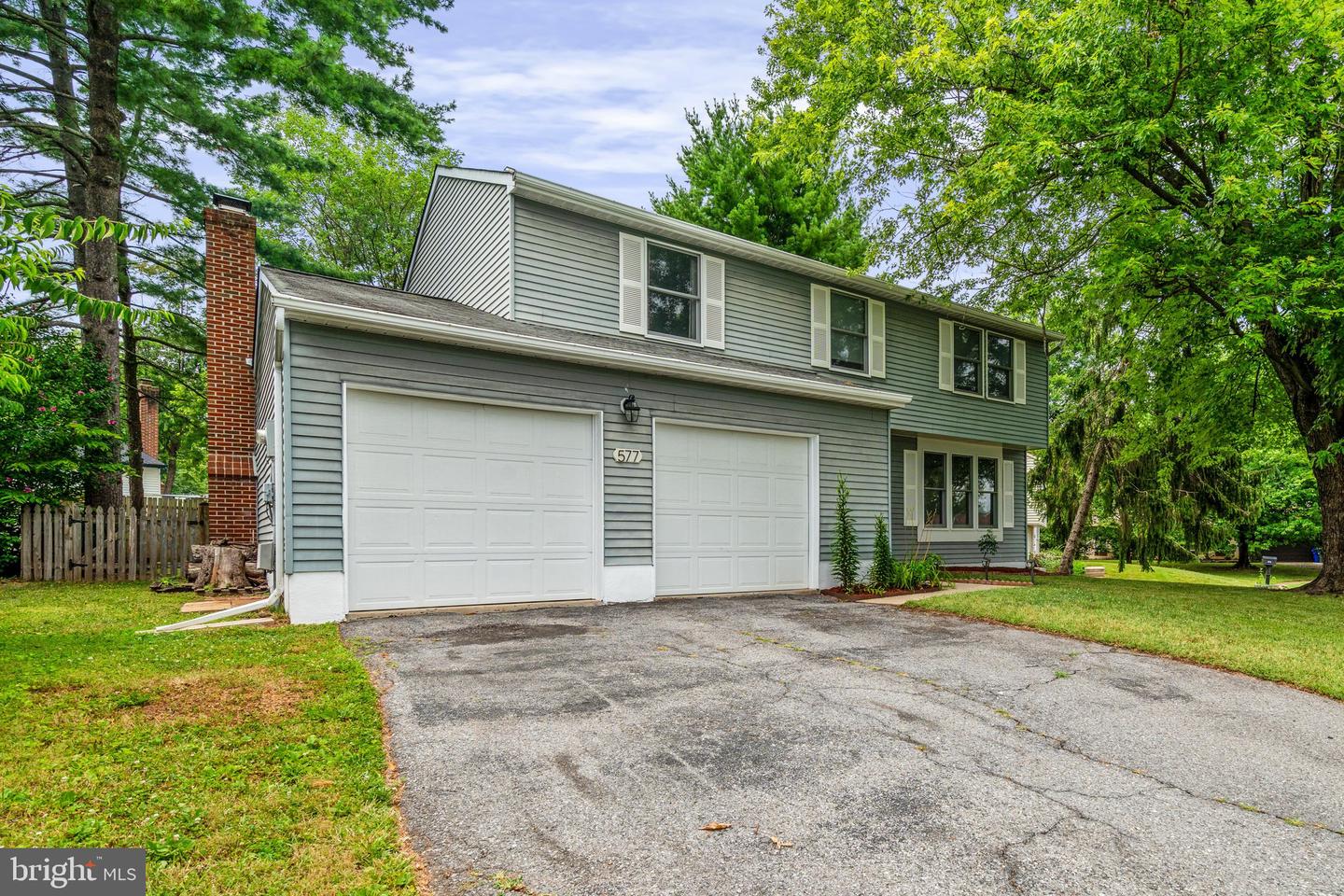 577 Binford Ct Property Photo 1