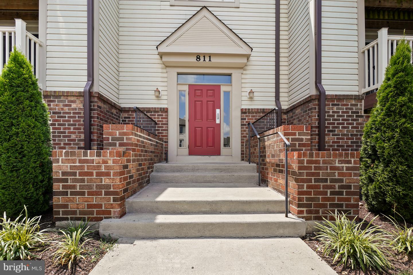 811 Stratford Way #e Property Photo 2