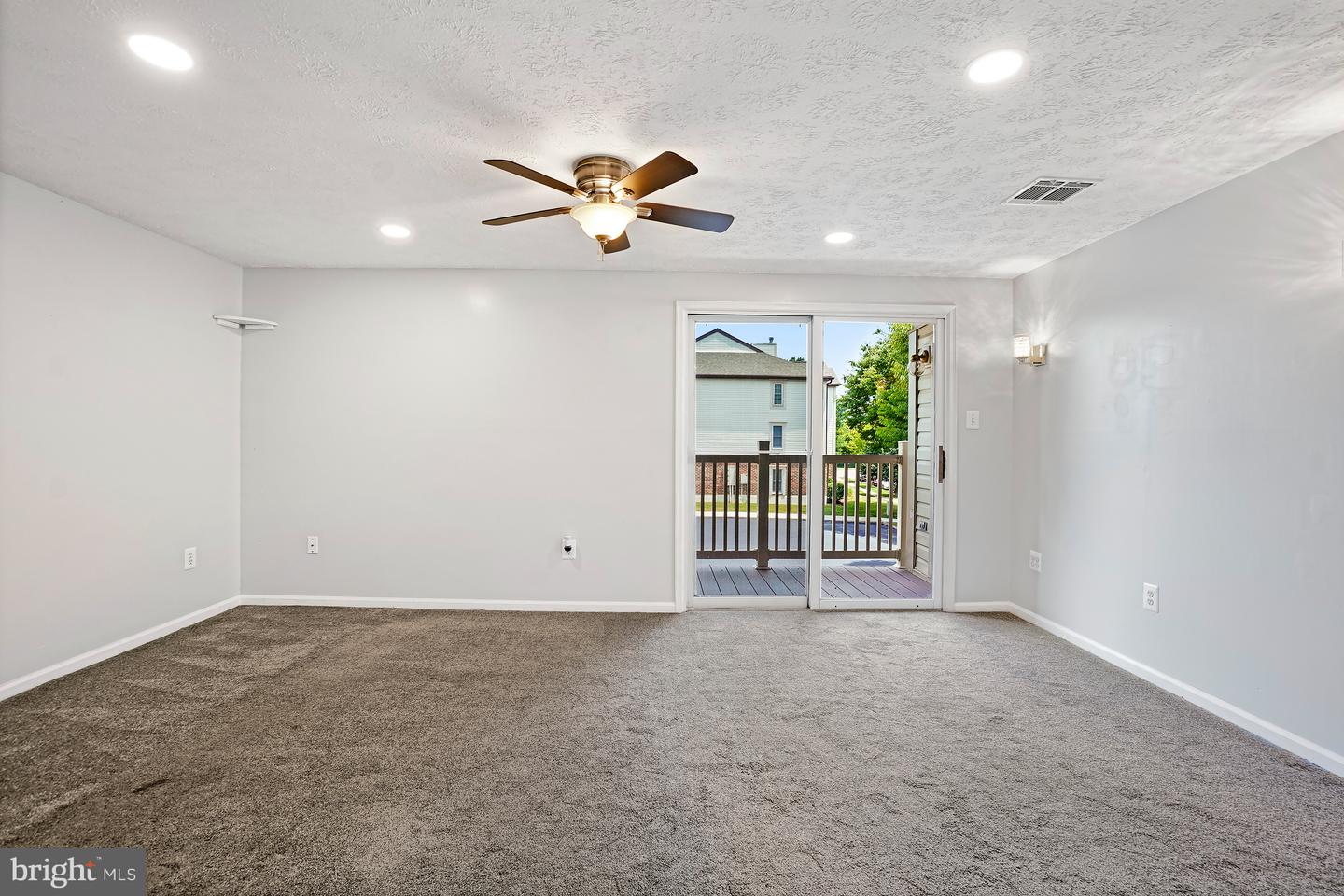 811 Stratford Way #e Property Photo 6