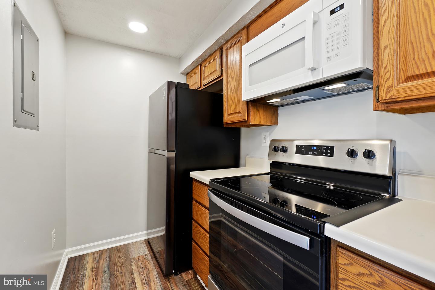 811 Stratford Way #e Property Photo 10
