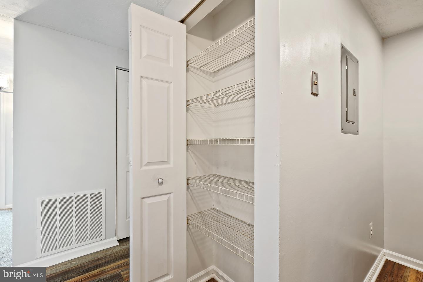 811 Stratford Way #e Property Photo 12