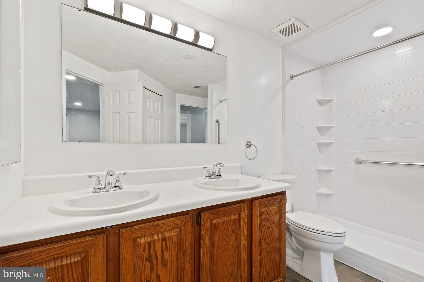 811 Stratford Way #e Property Photo 21