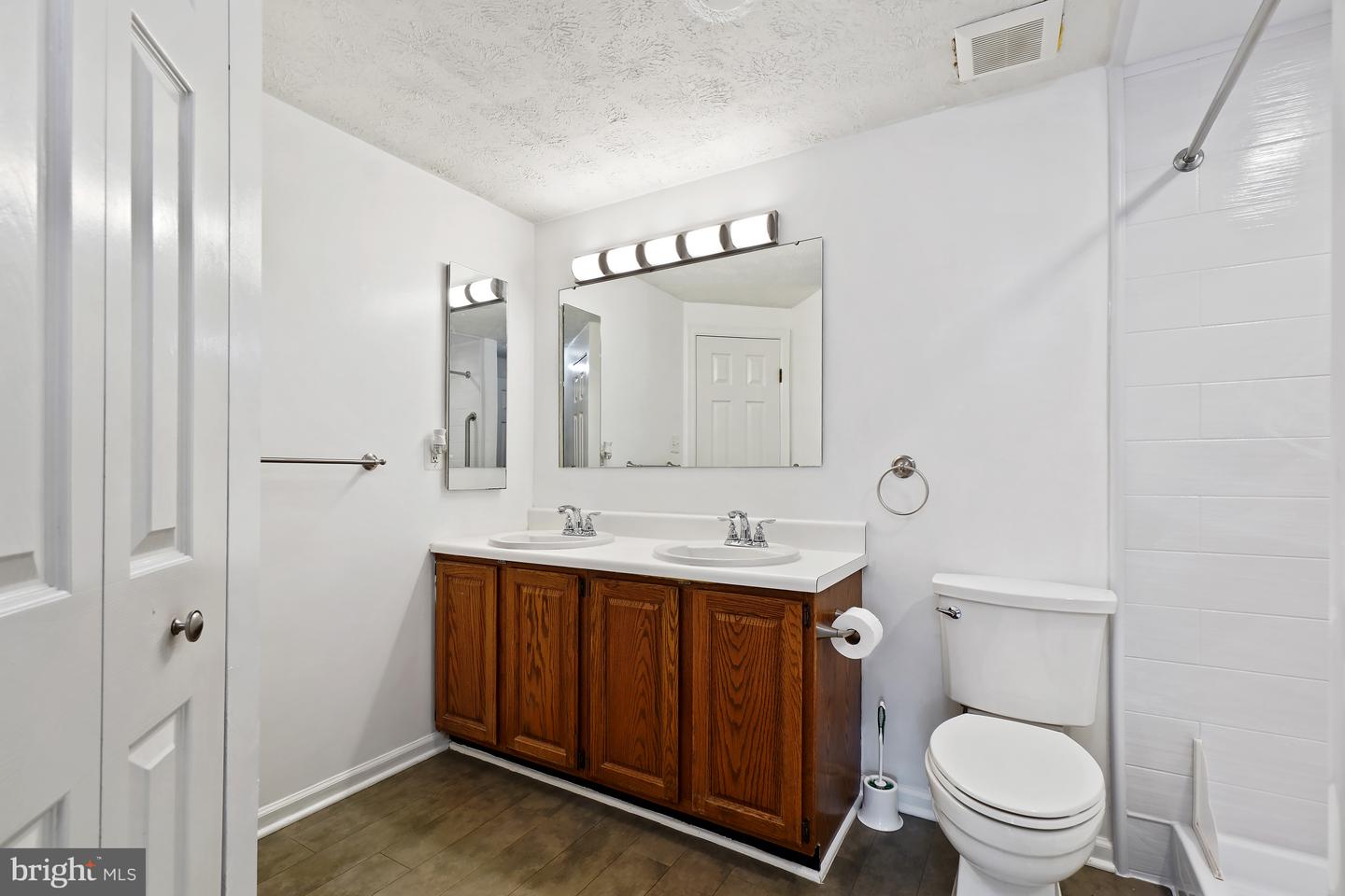 811 Stratford Way #e Property Photo 22