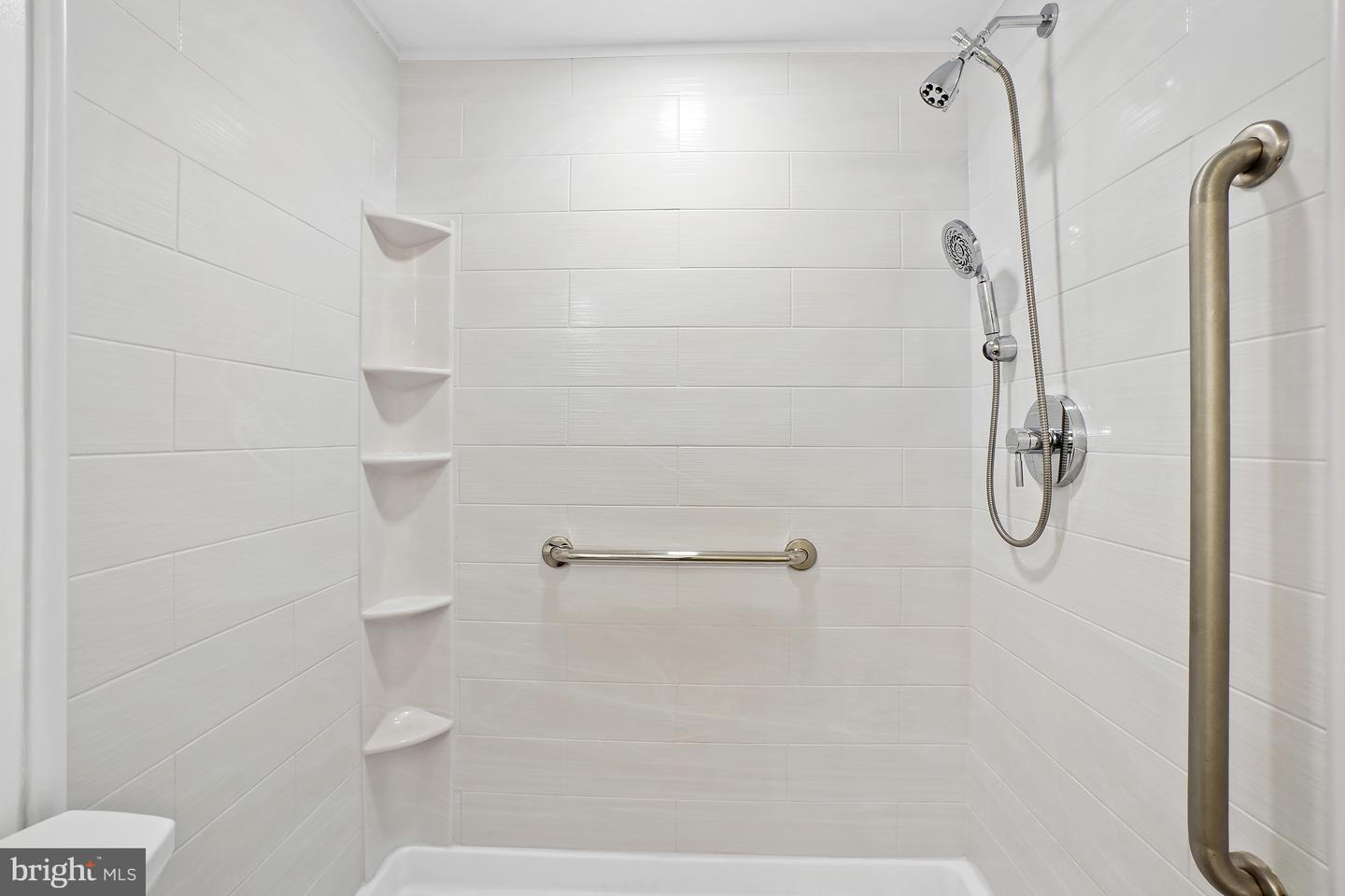 811 Stratford Way #e Property Photo 23