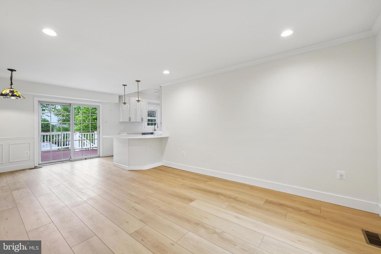 6650 Lake Front Ct Property Photo 11