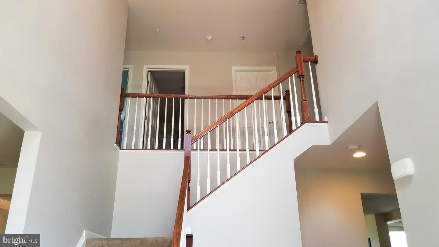 9107 Seward St Property Photo 4