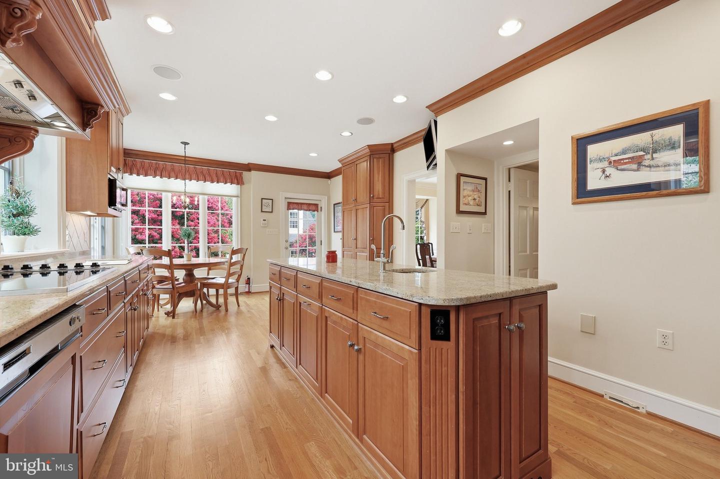 310 Upper College Ter Property Photo 20