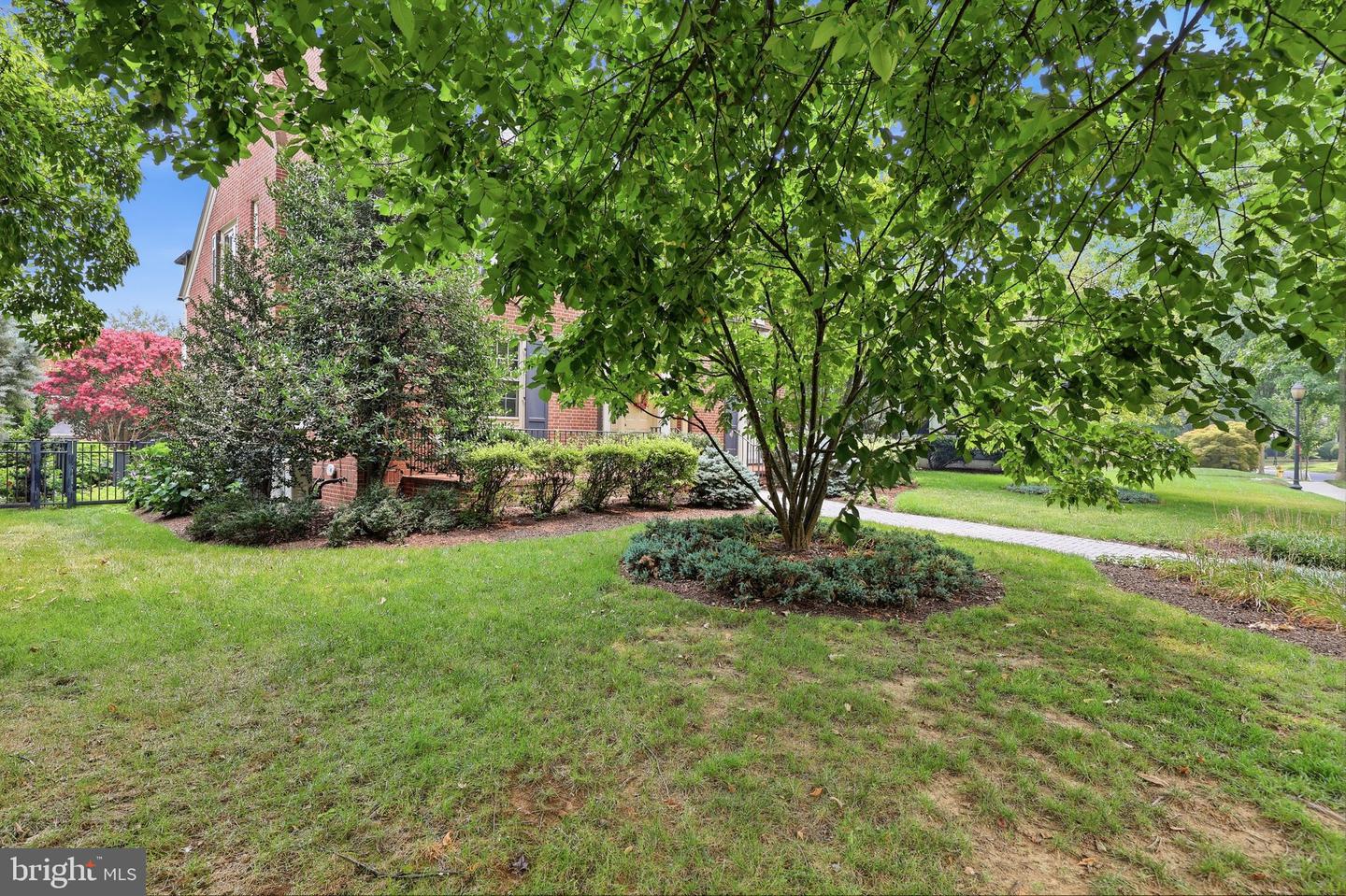 310 Upper College Ter Property Photo 76