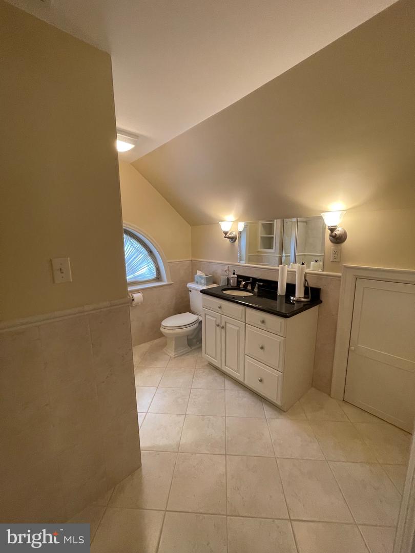 310 Upper College Ter Property Photo 104