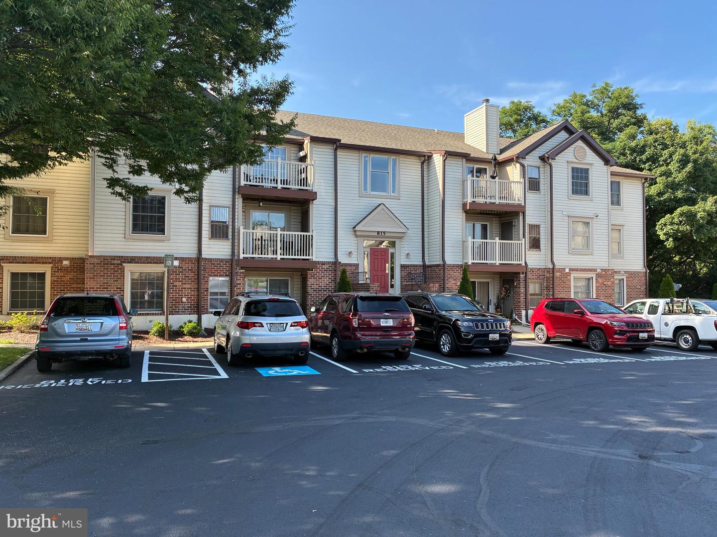 815 STRATFORD WAY #M Property Photo 1