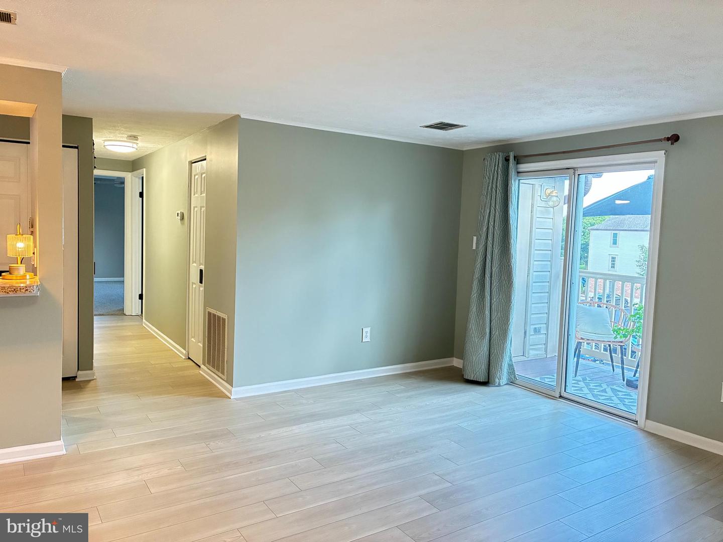 815 Stratford Way #m Property Photo 5