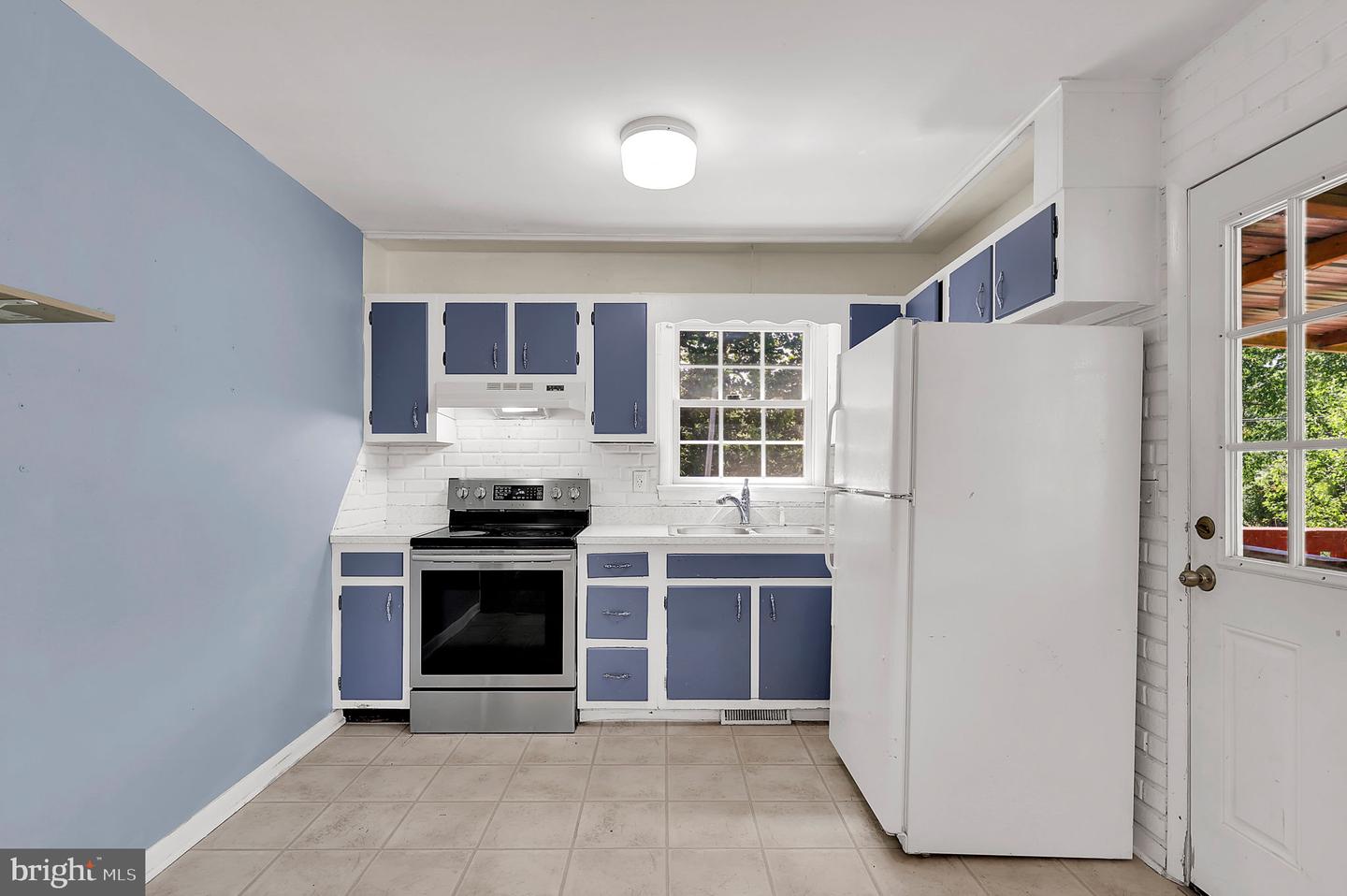 6621 Willis Ln Property Photo 10