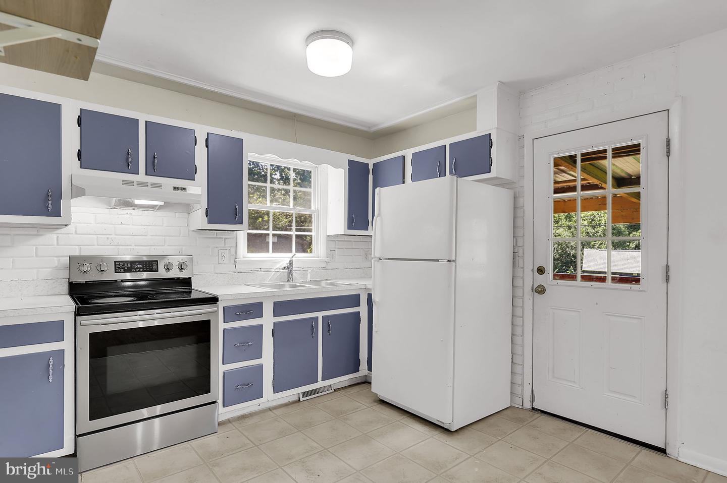 6621 Willis Ln Property Photo 11