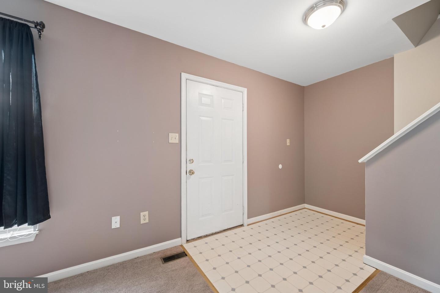 108 Stull Ct Property Photo 6