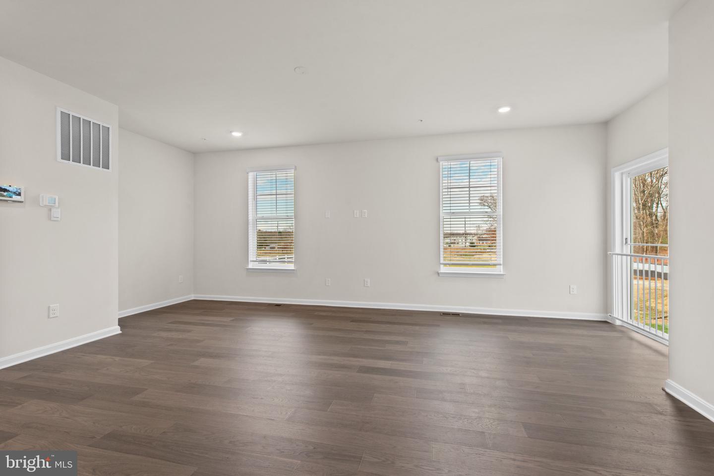 1520 Ripplecreek Dr Property Photo 8