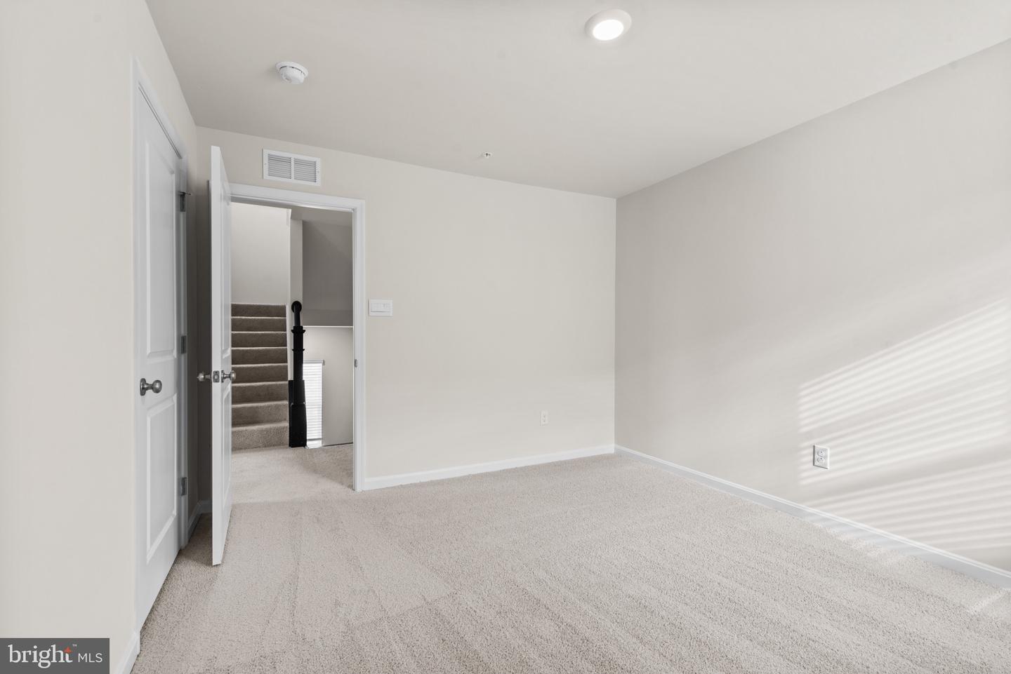 1520 Ripplecreek Dr Property Photo 19