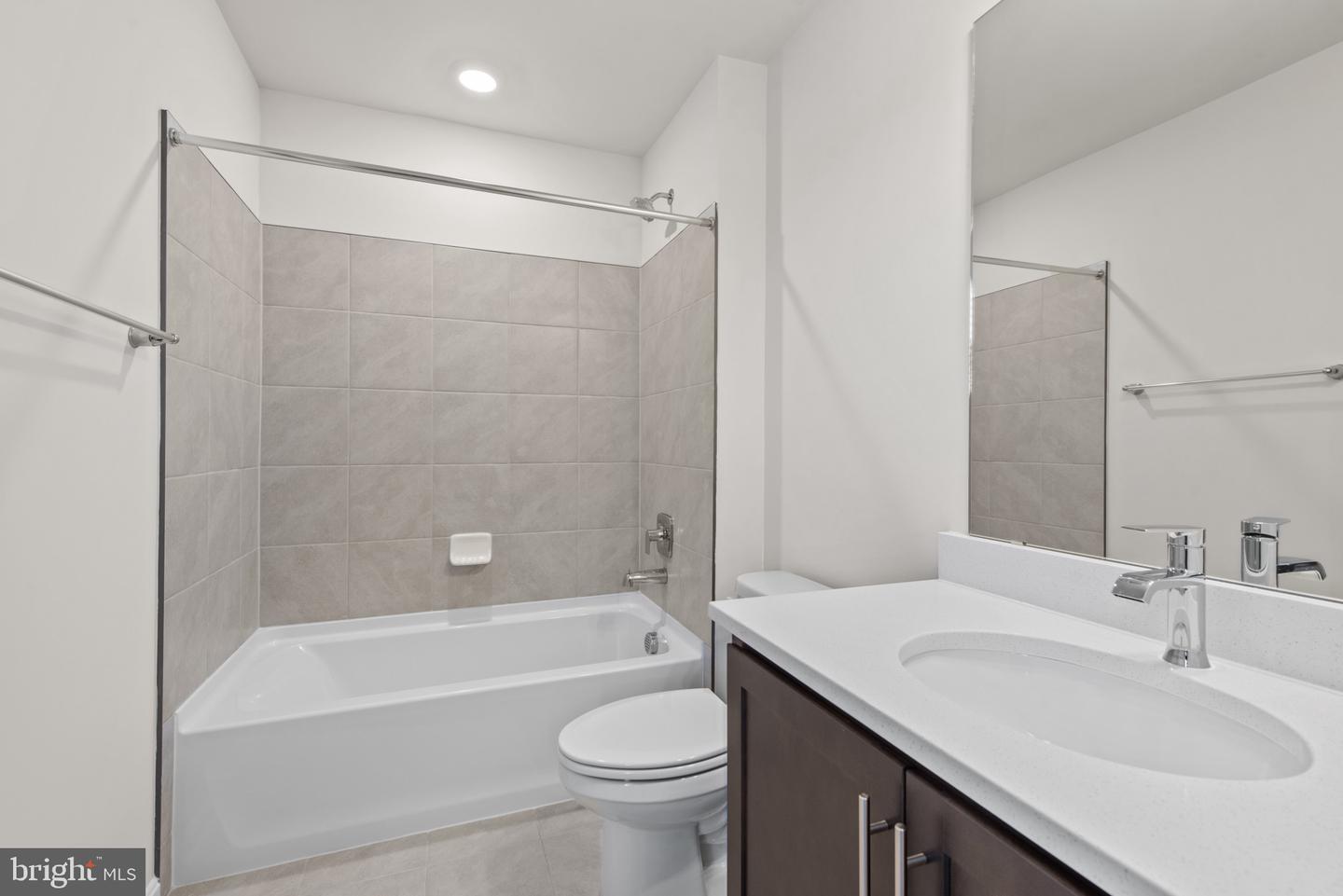 1520 Ripplecreek Dr Property Photo 24