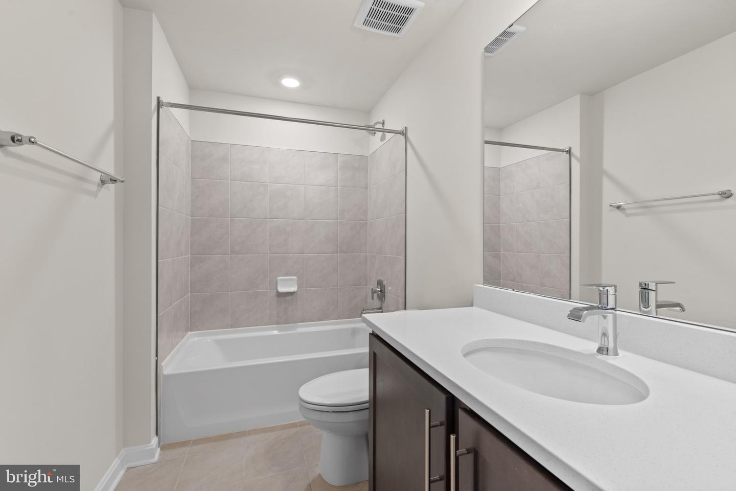 1520 Ripplecreek Dr Property Photo 38