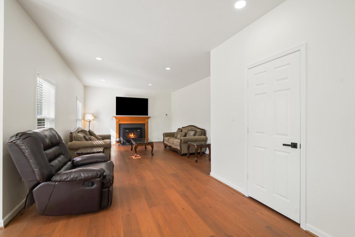 90 Howard Ct Property Photo 17