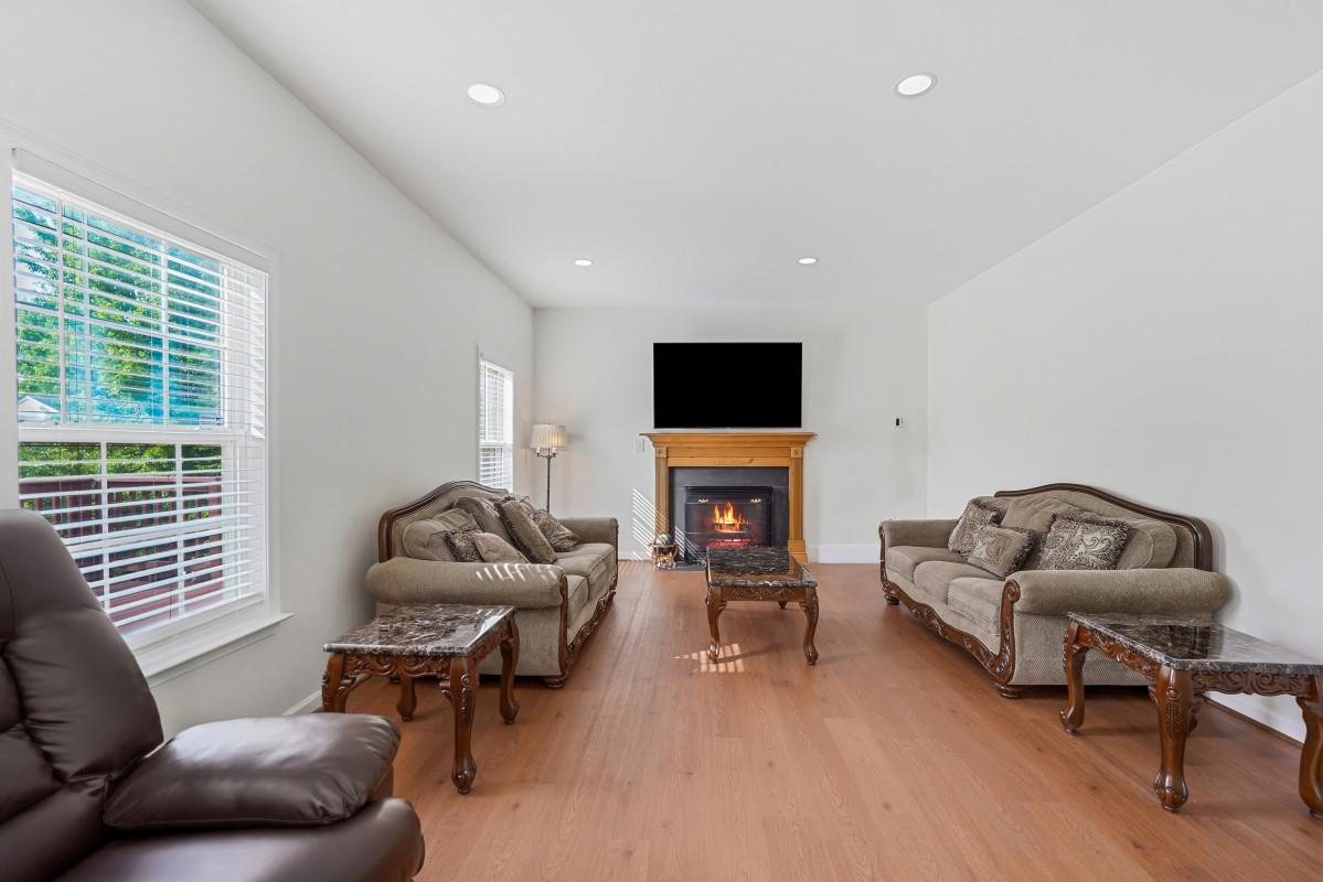 90 Howard Ct Property Photo 18