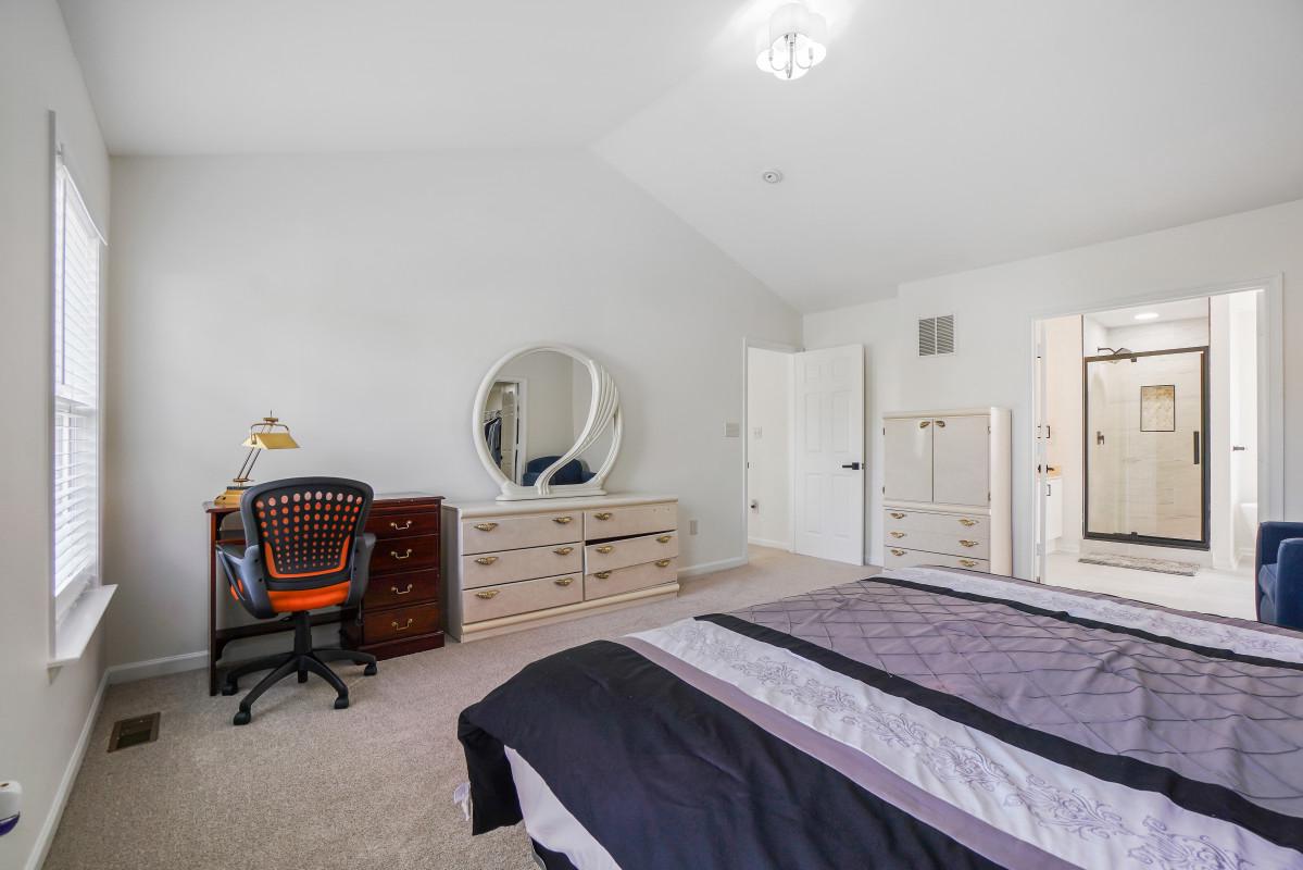 90 Howard Ct Property Photo 25