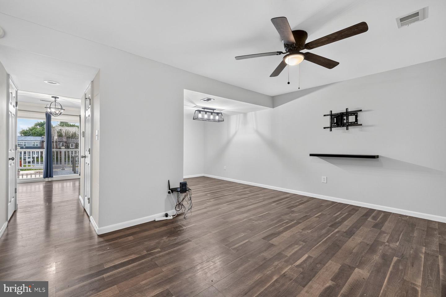 8808 Eureka Ln Property Photo 3