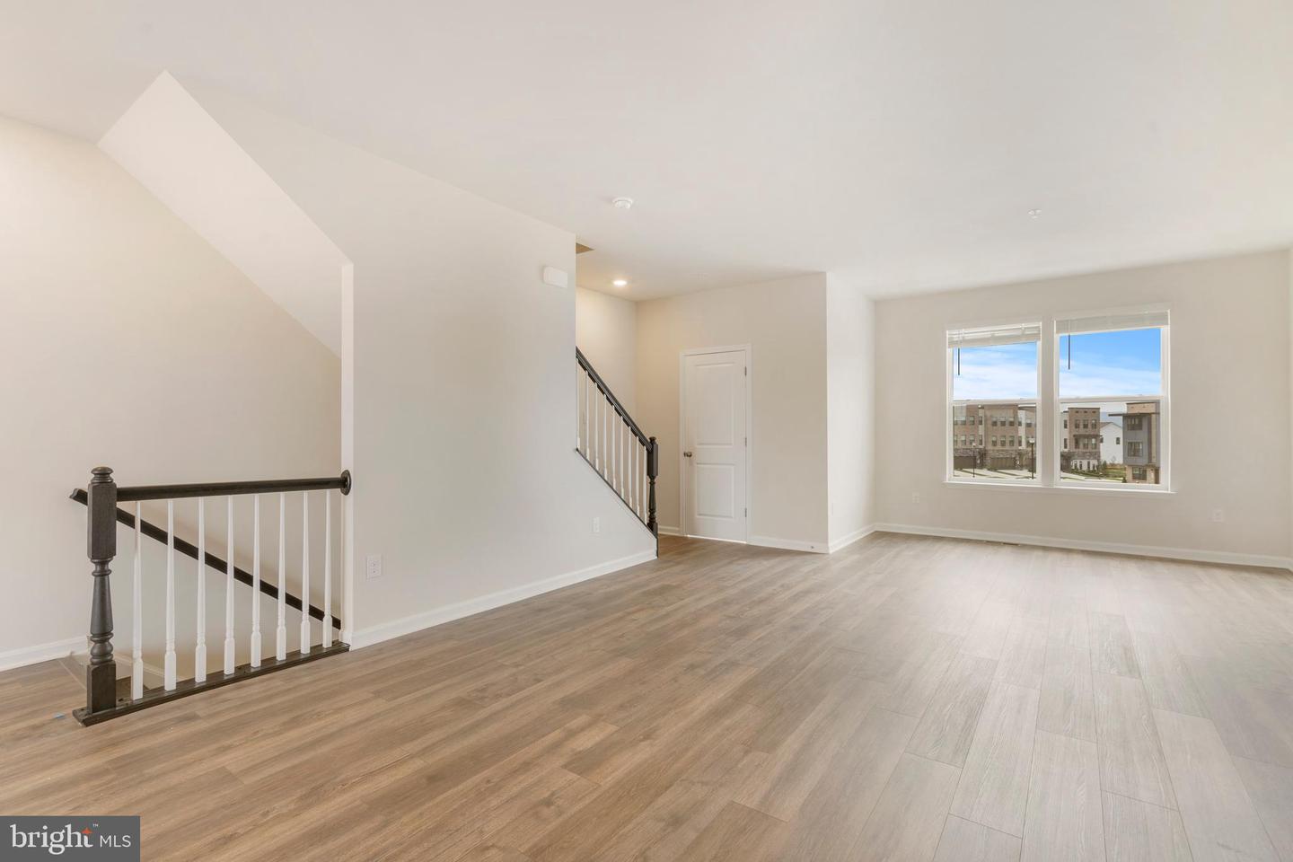 560 Union St Property Photo 6