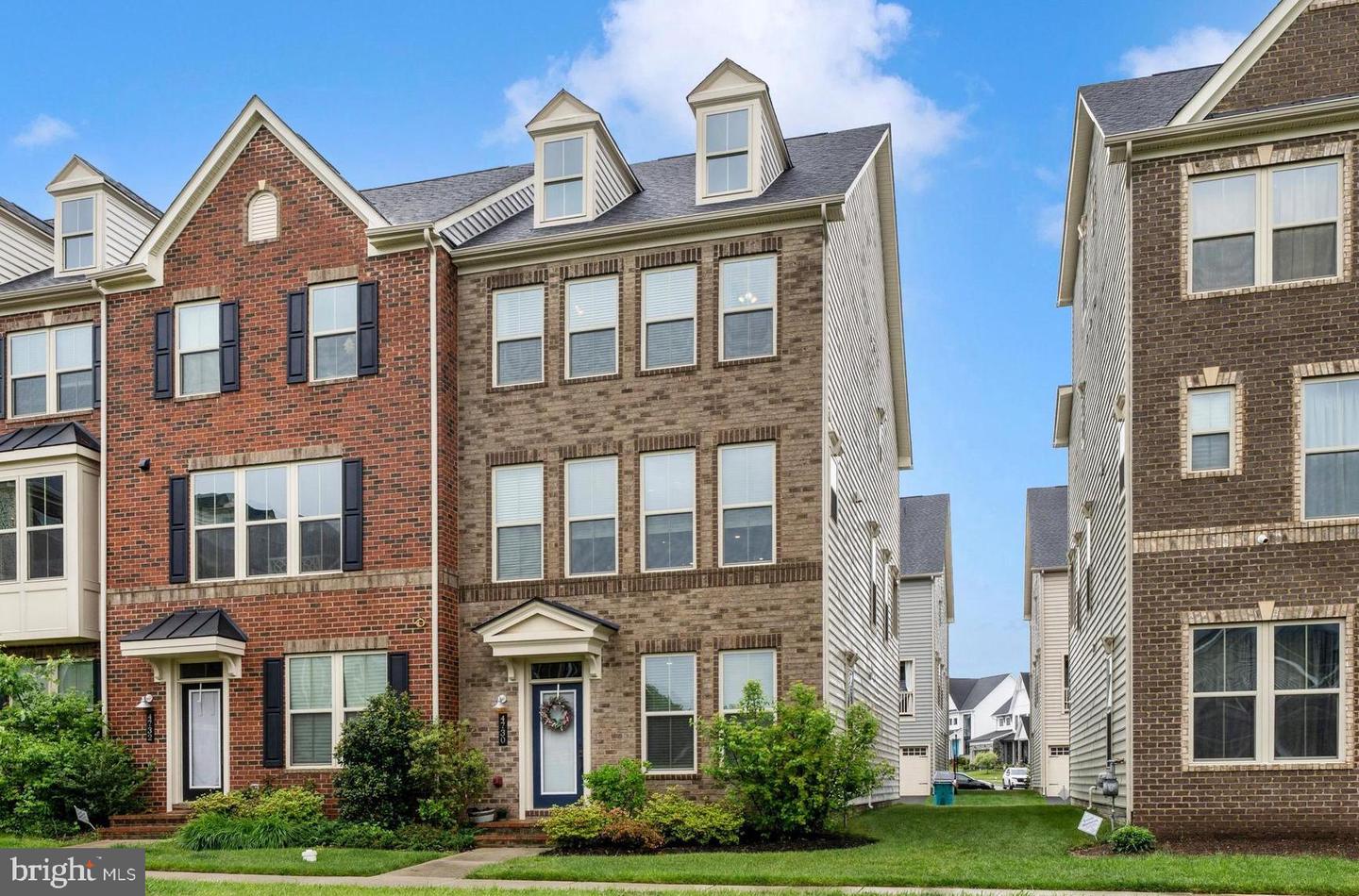 4730 Black Eyed Susan Mews Property Photo 1