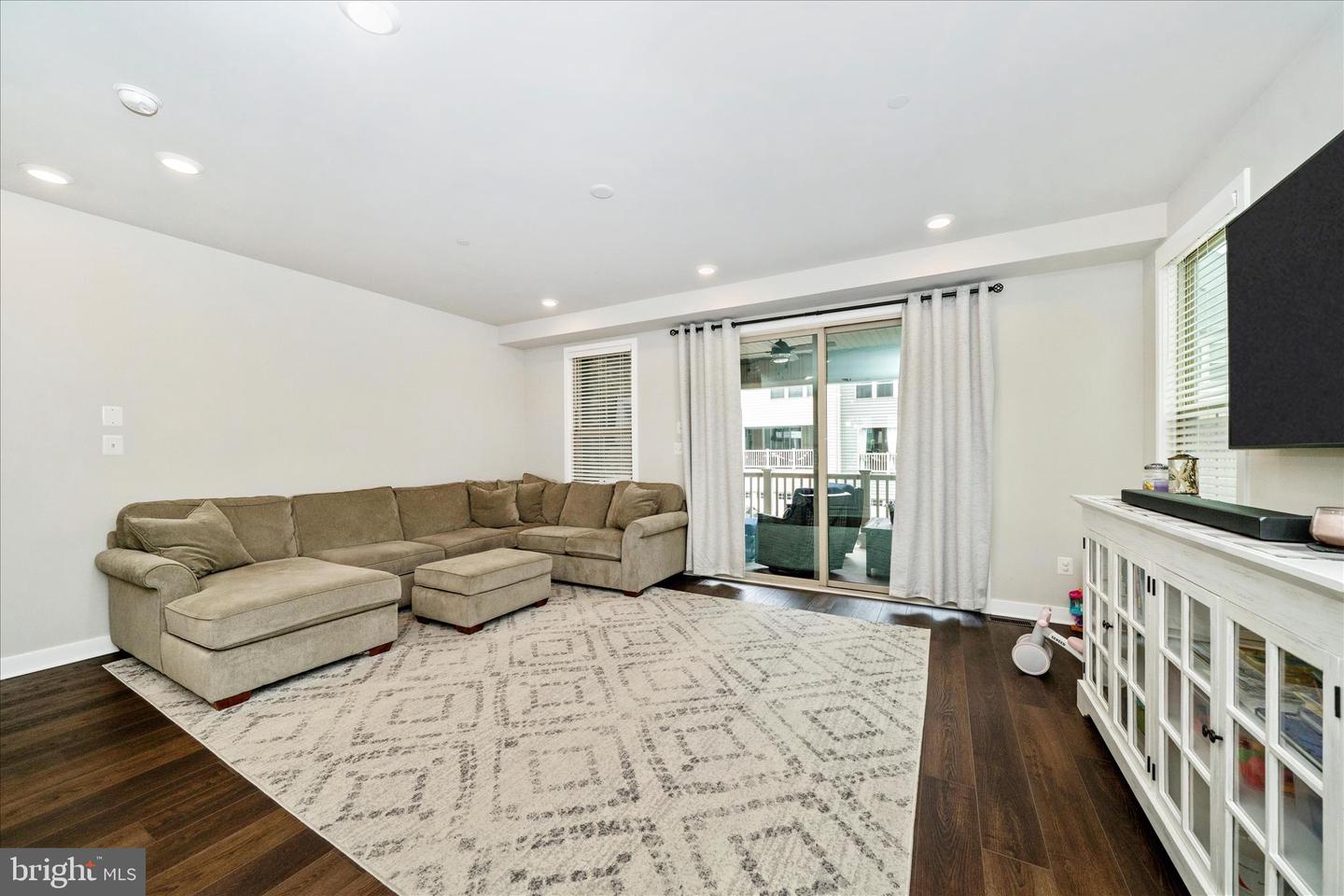 4730 Black Eyed Susan Mews Property Photo 11