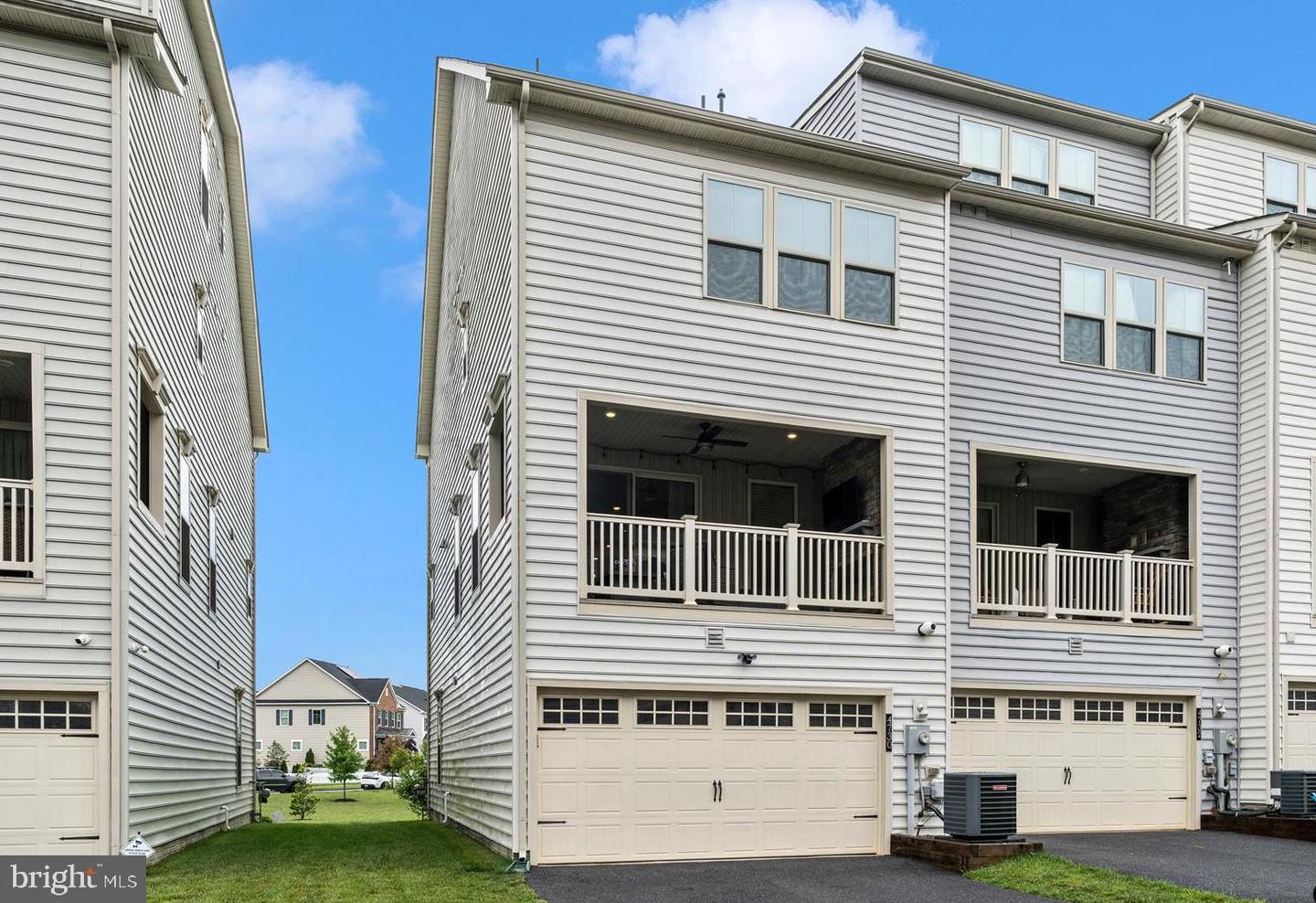 4730 Black Eyed Susan Mews Property Photo 32