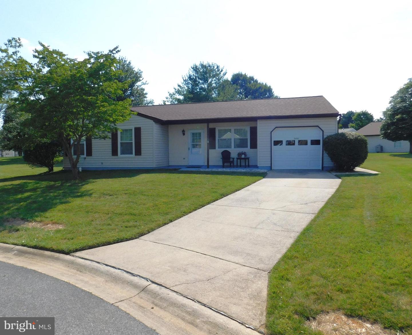 5603 HONEYSUCKLE CT Property Photo 1